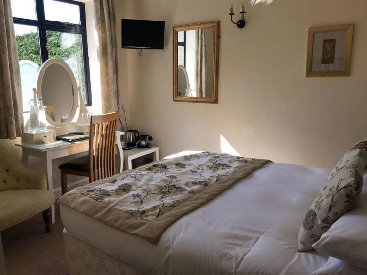 Stanton Manor Hotel Chippenham  Bagian luar foto