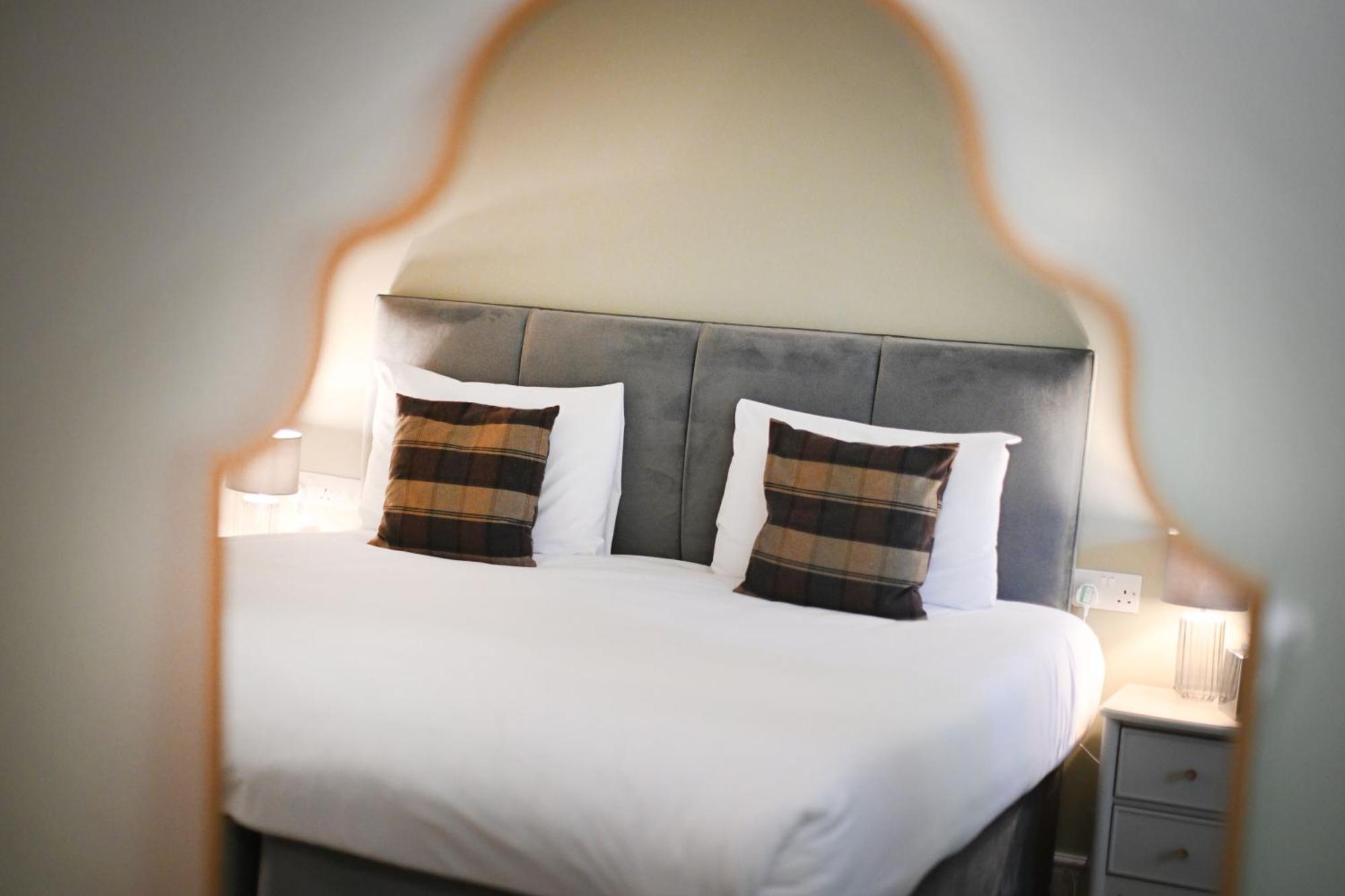 Stanton Manor Hotel Chippenham  Bagian luar foto