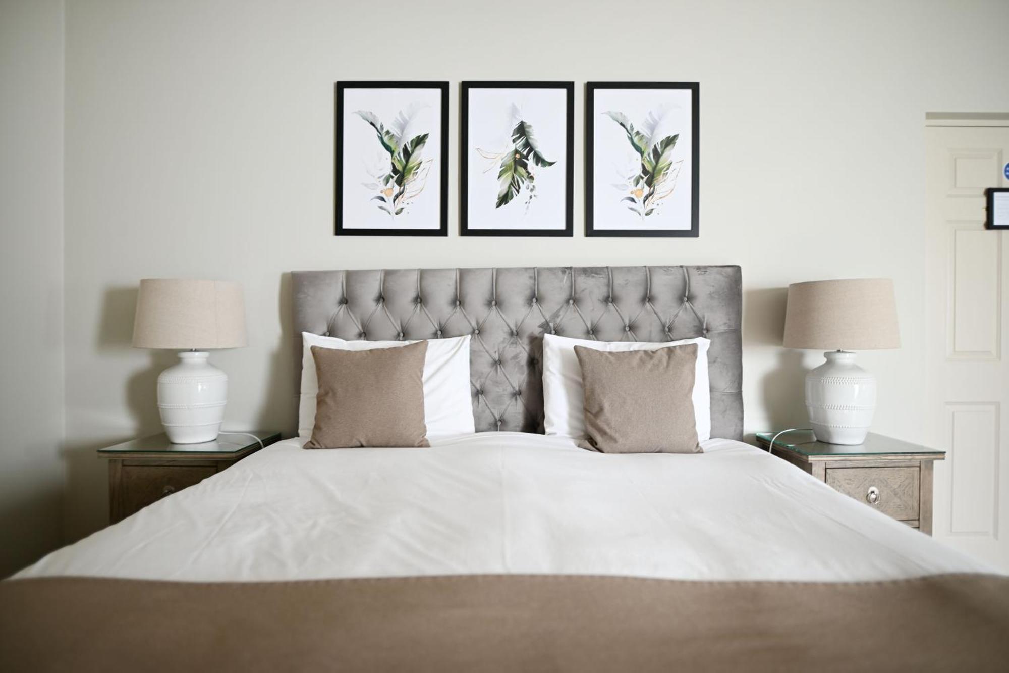 Stanton Manor Hotel Chippenham  Bagian luar foto