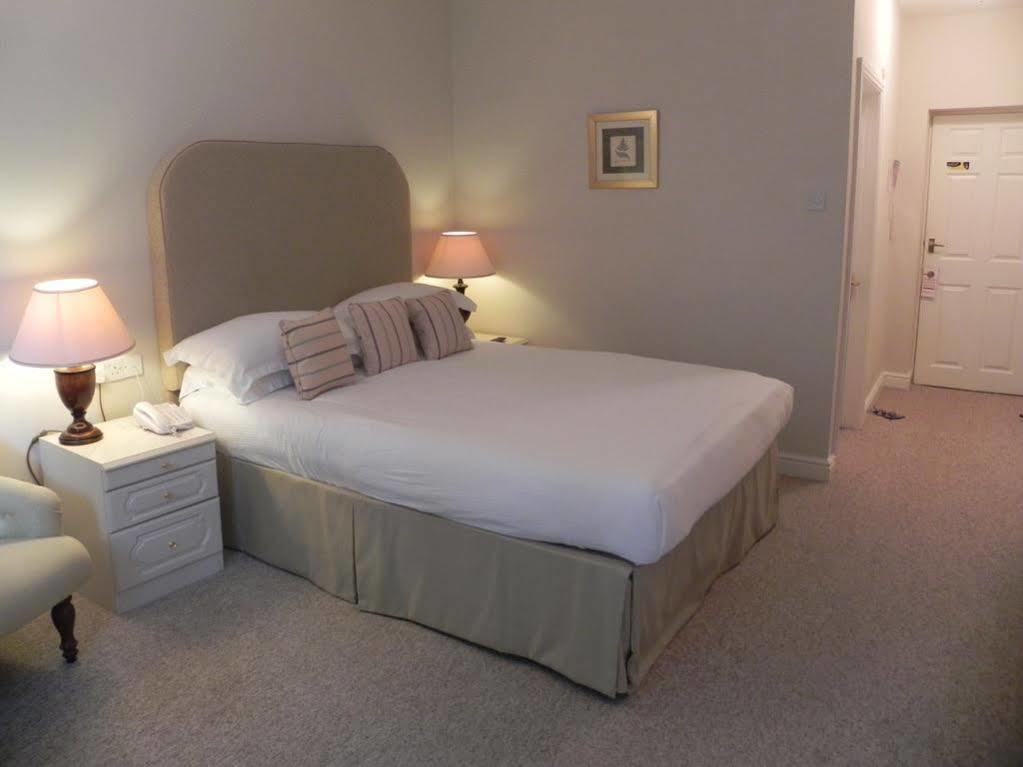 Stanton Manor Hotel Chippenham  Bagian luar foto