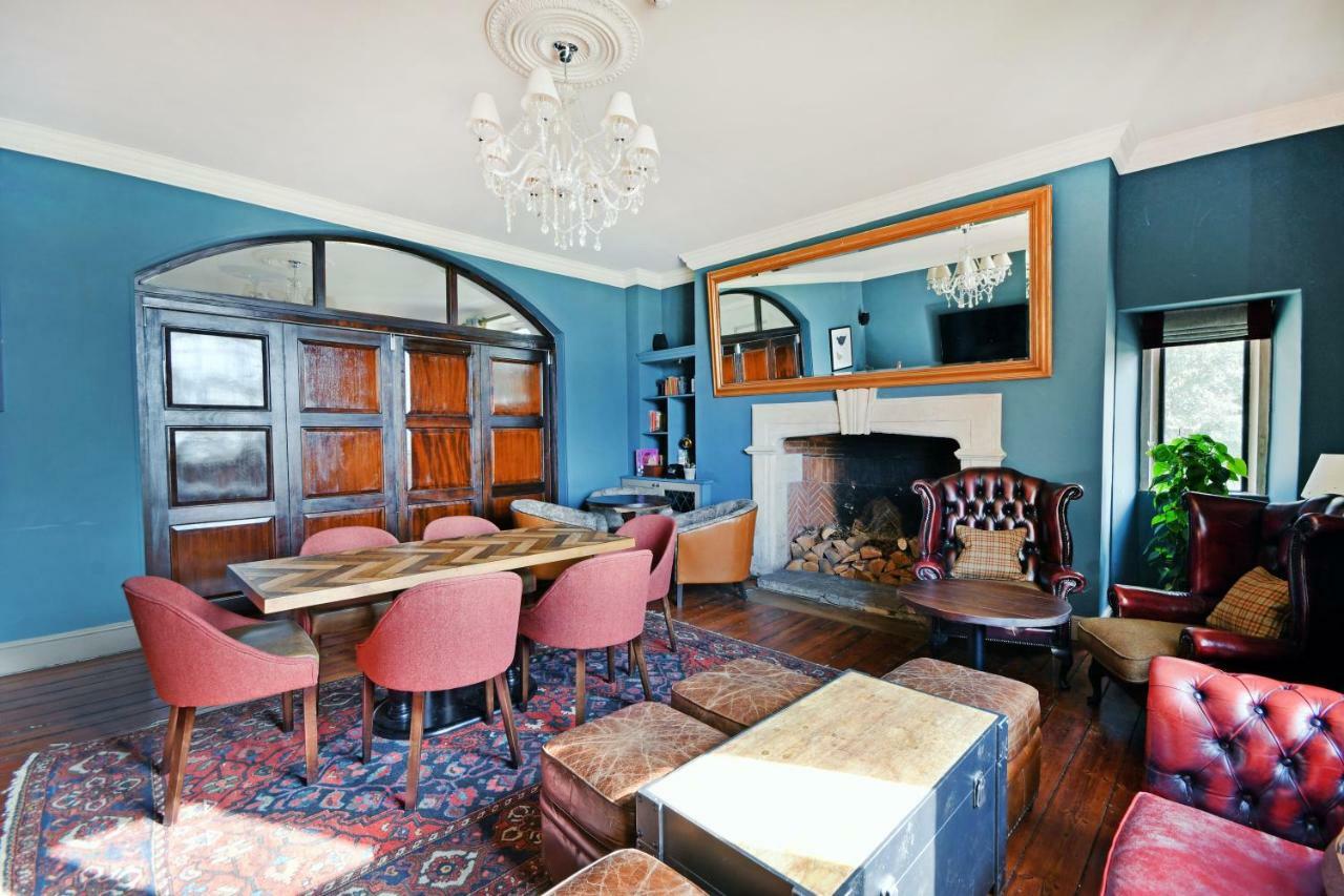 Stanton Manor Hotel Chippenham  Bagian luar foto
